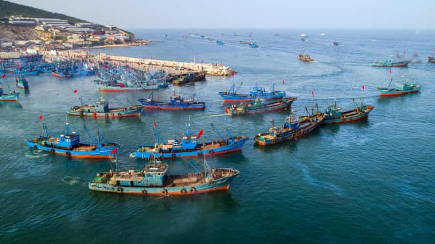 « Les mers doivent aussi être saines » … les navires ont pris la mer après une interdiction de pêche de quatre mois dans la mer Jaune et la mer de Bohai en Chine.