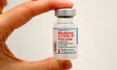 An independent panel of experts who advise the FDA has recommended seniors and certain workers receive a “booster” dose of Moderna’s Covid-19 vaccine.