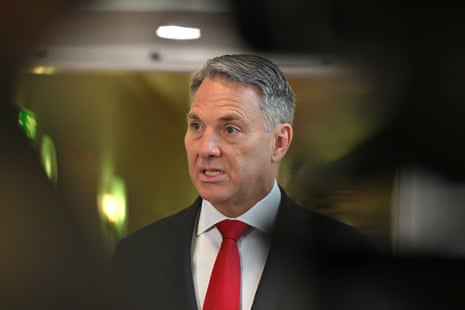 Politics live: Marles defends long consular waits for Australians stuck in Middle East and says government looking at ‘contingency arrangements’