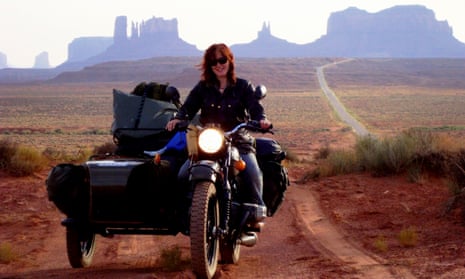 Lois Pryce in Monument Valley, US.