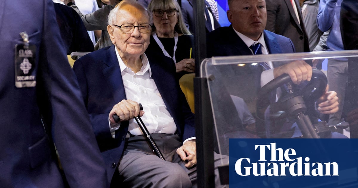 Business figures pay tribute to Warren Buffett after retirement announcement