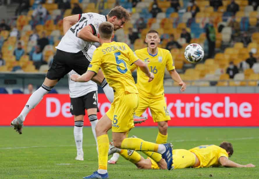 Había 20.000 aficionados en Kiev para ver a Leon Goretska y Alemania.