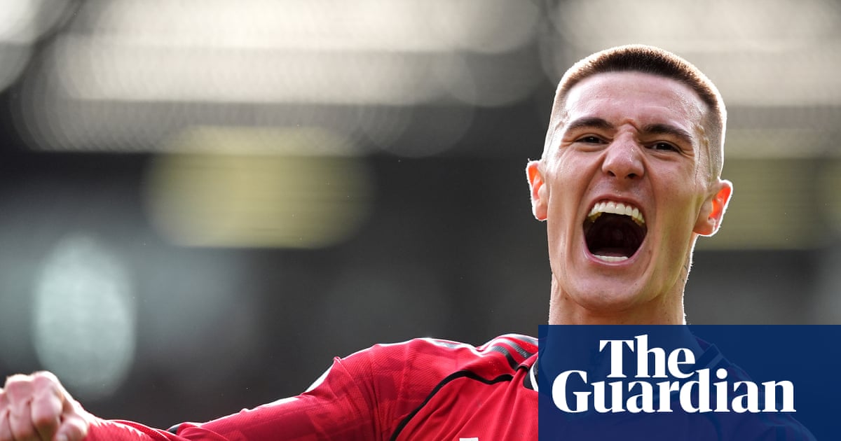 Sesko streak continues as Manchester United fight off 10-man Crystal Palace