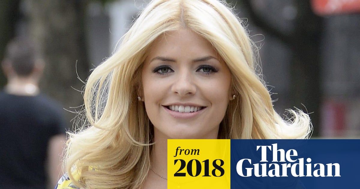 Holly Willoughby Unveiled As New Face Of M S Fashion Campaign