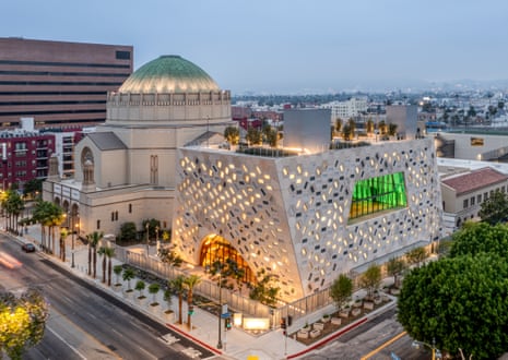 Hard to miss … the Audrey Irmas Pavilion in front of the Wilshire Boulevard Temple.