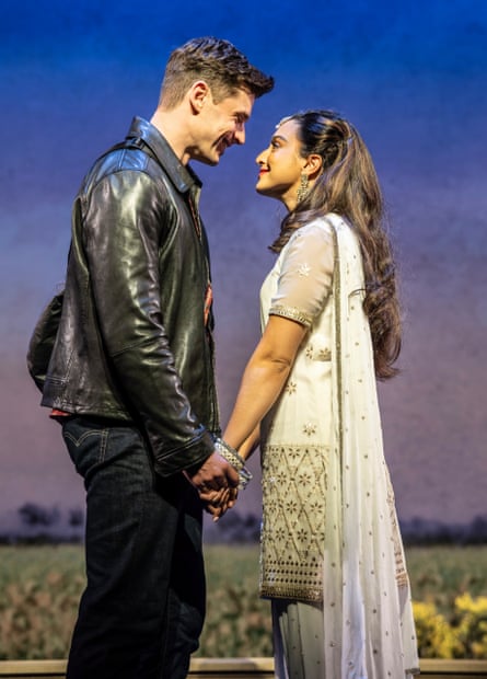 Rog (Ashley Day) and Simran (Jen Pandya) in Come Fall in Love.