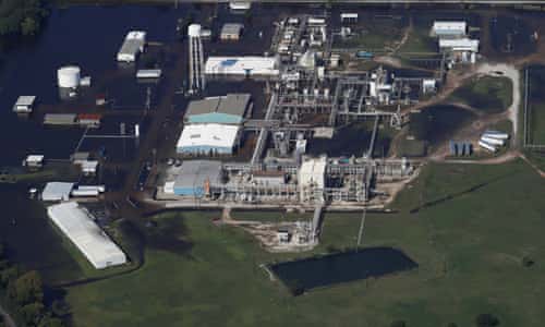 Harvey shines spotlight on high-risk chemical plants