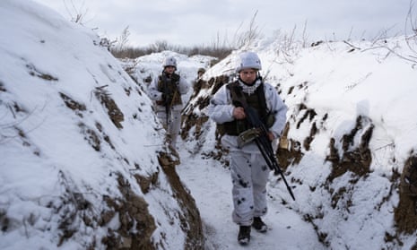 Ukrainian servicemen in Svitlodarsk