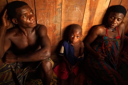 African Pygmy Girl - Life for the Baka Pygmies of Central African Republic | Global development  | The Guardian