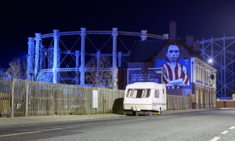 The Blue House pub in Hendon with its mural of Sunderland footballer Raich Carter.