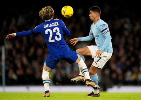 Manchester City e Chelsea empatam a quatro bolas - Renascença