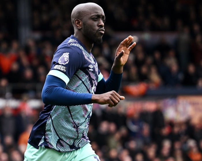 Newcastle make improved £40m offer for Brentford striker Yoane Wissa