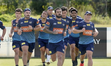 Nathan Peats (centre) at a Gold Coast Titans training session on Saturday