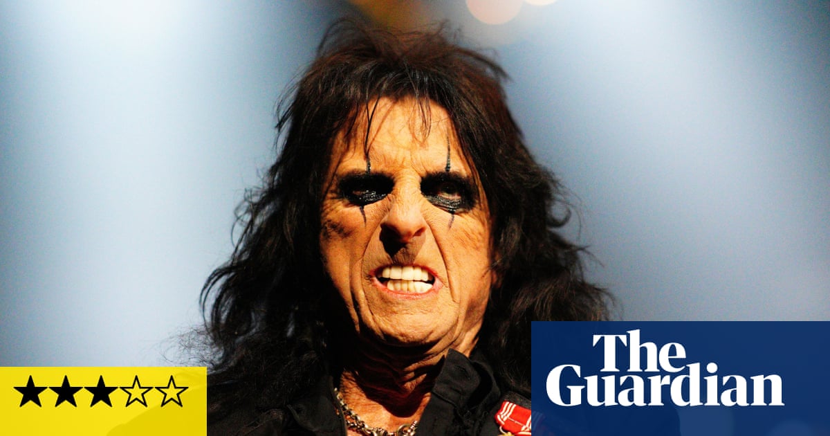 Alice Cooper review – guillotine-wielding rocker is no longer a cut above