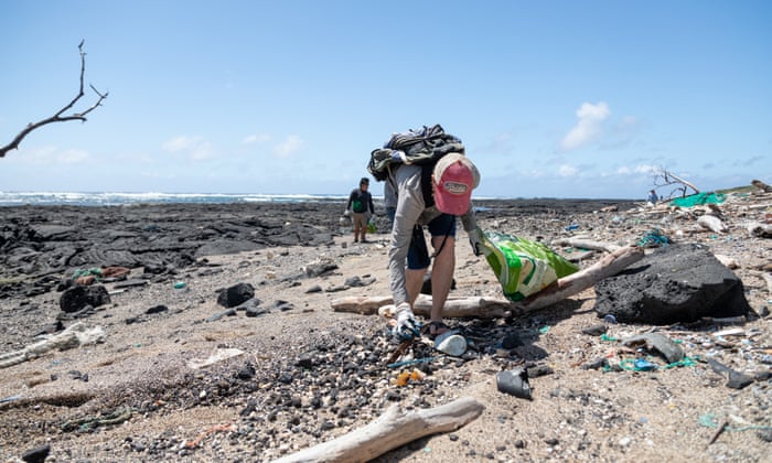 Welcome To Hawaii S Plastic Beach One Of The World S Dirtiest Places Us News The Guardian