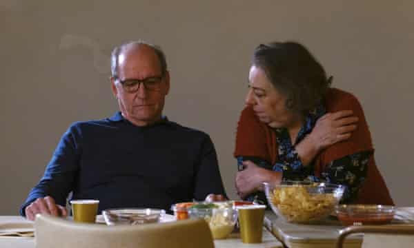 Richard Jenkins and Jayne Houdyshell as Erik and Deirdre, the parents of Aimee (Amy Schumer) and Brigid (Beanie Feldstein).