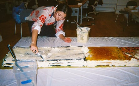 Allison Chen icing cakes