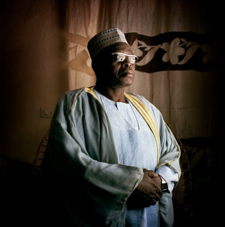 Sa Majesté Lougoumana Alhadji, the leader of Meme village. 