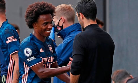 Arsenal cruised to a 3-0 victory at Craven Cottage in the opening game of the Premier League season, Fulham played well, but were outclassed by Arsenal debutants Willian and Gabriel