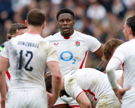 Maro Itoje addresses his England players after Jamison Gibson-Park scores for Ireland at Twickenham during the 2026 Six Nations