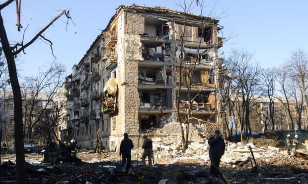 Day 24: Hypersonic Missiles Used by Russian Forces, Civilians Stranded as Conflict Reaches Central Mykolaiv