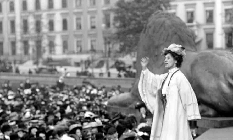 Emmeline Pankhurst addresses a meeting in London’s Trafalgar Square in October 1908.