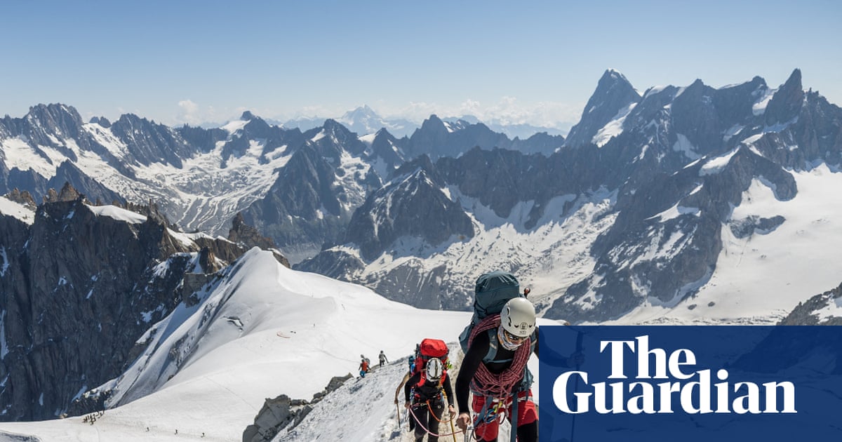 A melting glacier and earthquake rescue: photos of the day – Friday
