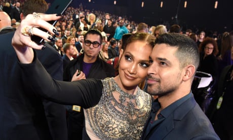 Johnny Depp Thanks Fans For Trust At People S Choice Awards Film The Guardian