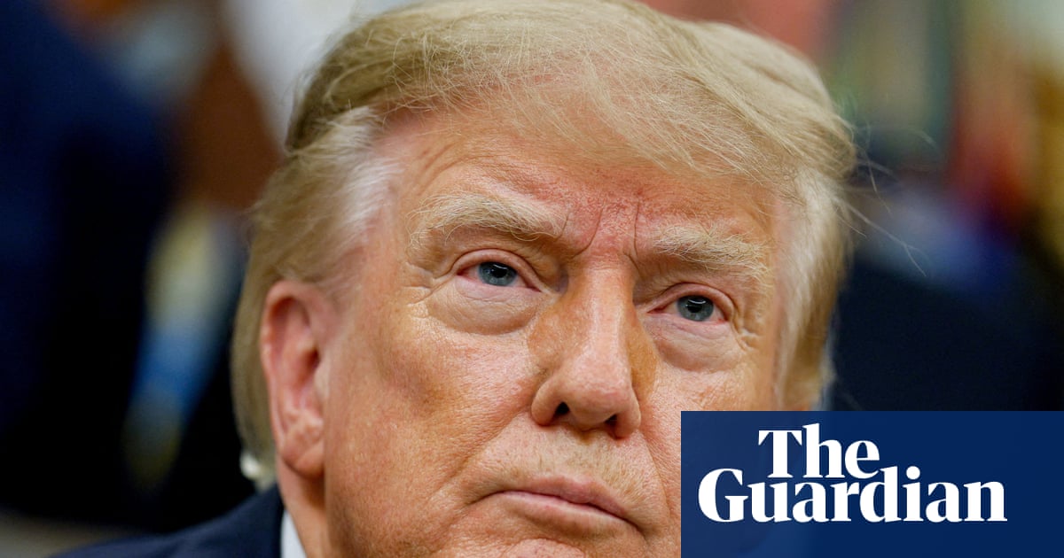 Trump backs away from top aides who reportedly advised pro-Russia government