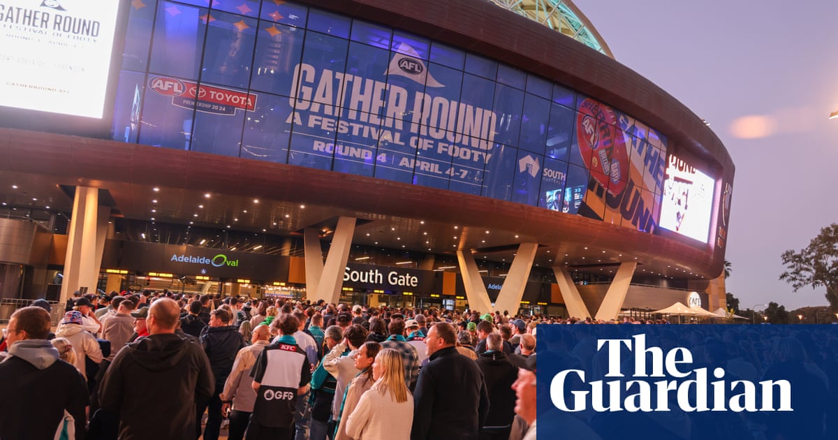 Sacked Melbourne lawyer who chucked sickie to go to the AFL loses bid to get his job back
