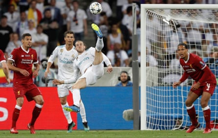 Gareth Bale scores for Real Madrid with an overhead kick against Liverpool in the 2018 Champions League final.