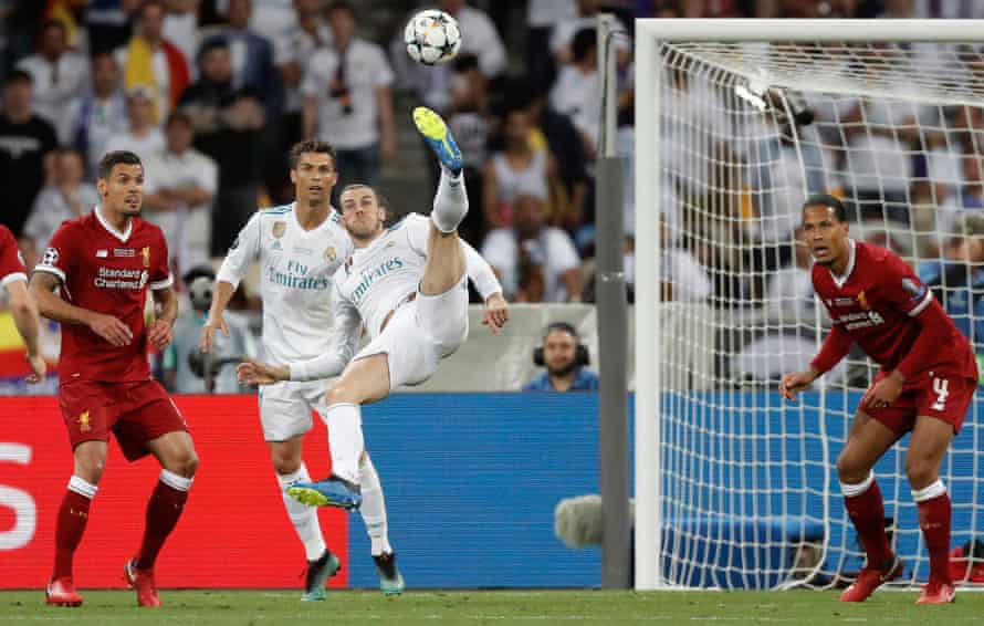 FIFAPRO Tom Jenkins’s best sports photos of 2018 14 Gareth Bale scores the second goal for Real Madrid with a stunning overhead kick during the Real Madrid v Liverpool Champions League final 2018 at the Olympic Stadium, Kiev in May 2018