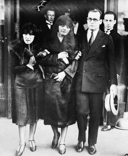 Pola Negri, to whom Valentino was engaged, at his funeral, 8 September 1926.