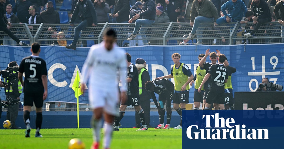 Napoli's Title Hopes Dented with 2-1 Loss at Como