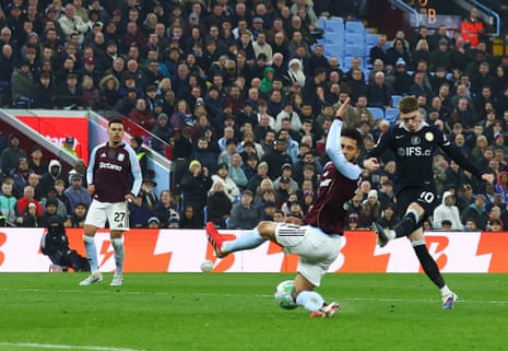 Cole Palmer sticks the ball home to make it 3-1 to the visitors.