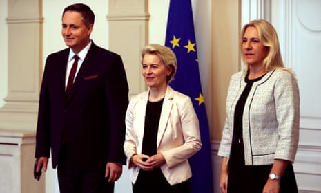 Member of the presidency of Bosnia and Herzegovina Denis Becirovic, European Commission President Ursula von der Leyen and member of the tripartite Presidency of Bosnia and Herzegovina Zeljka Cvijanovic pose for photographers before their meeting in Sarajevo, Bosnia and Herzegovina, 01 November 2023.