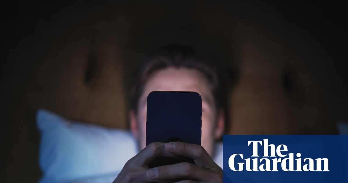 Labor wants Australians to be able to opt out of online algorithms. How will it change your feed? Labor wants Australians to be able to opt out of online algorithms. How will it change your feed?