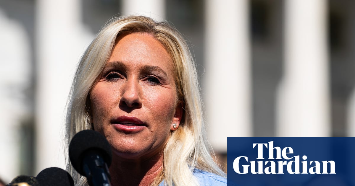 Republicans show first noticeable crack on shutdown as it becomes longest in US history