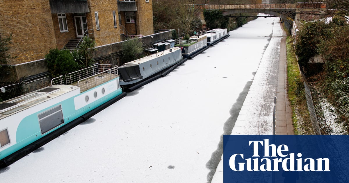 UK weather: ice warnings in place across country as heavy snow expected