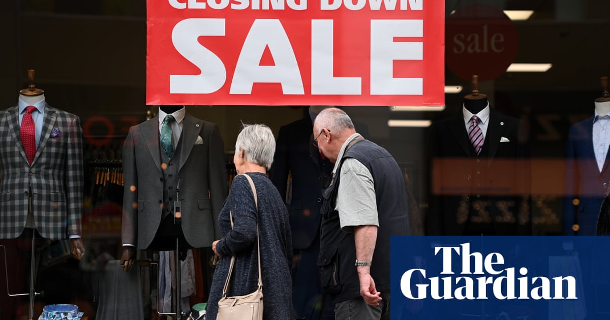 UK economy starting to ‘run on empty’ as order books dry up