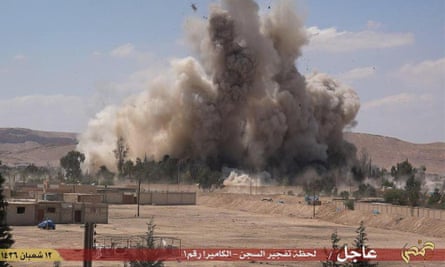An image allegedly showing the destruction of Tadmur prison in Palmyra.
