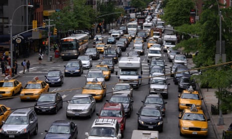 Heavy traffic on Second Avenue, Manhattan, New York, US.