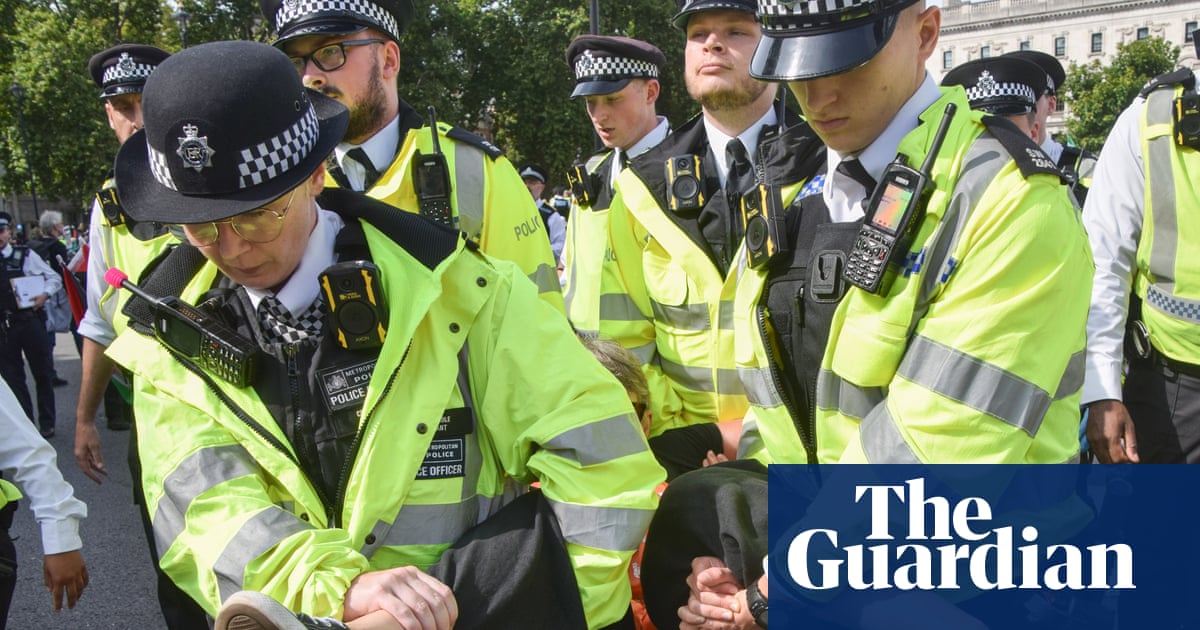 Almost 900 people arrested at Palestine Action protest, Met police say