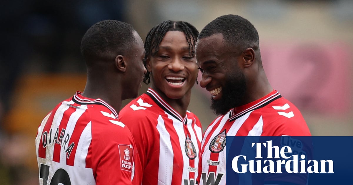 Habib Diarra on the spot as Sunderland ease past toothless Oxford United