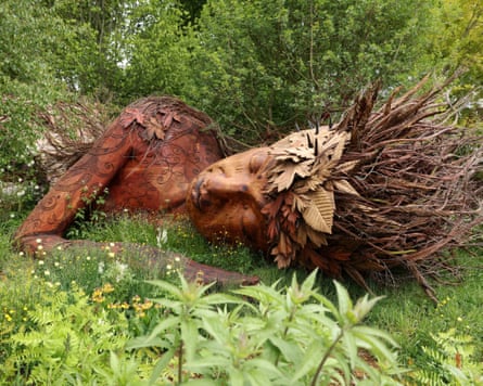 A large sculpture in Sarah Eberle’s Chelsea flower show exibition
