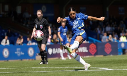 Sam Kerr scored Chelsea's second goal with a volley in the WSL match between Chelsea Women and Manchester United Women on 8 May 2022.