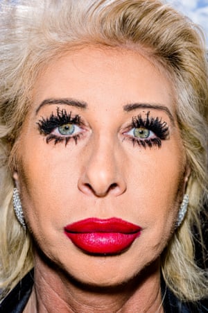 In Your Face Bruce Gilden S Extreme Closeups In Pictures Art And Design The Guardian In Your Face Bruce Gilden S Extreme Closeups In Pictures Art And Design The Guardian