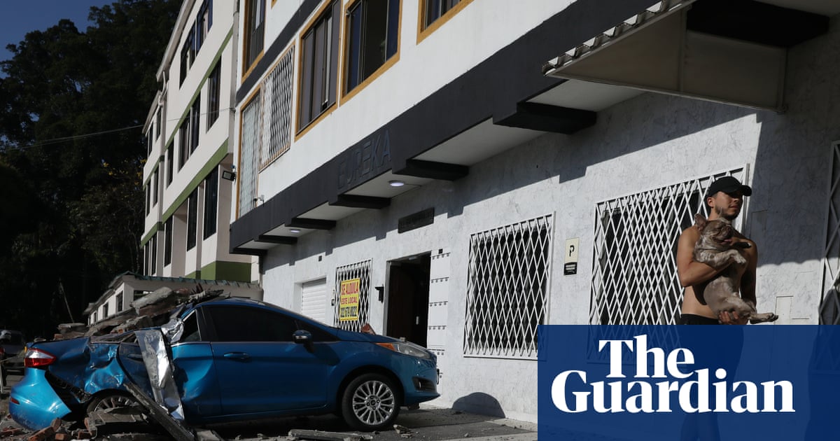 Powerful 7.4 magnitude earthquake strikes western Colombia