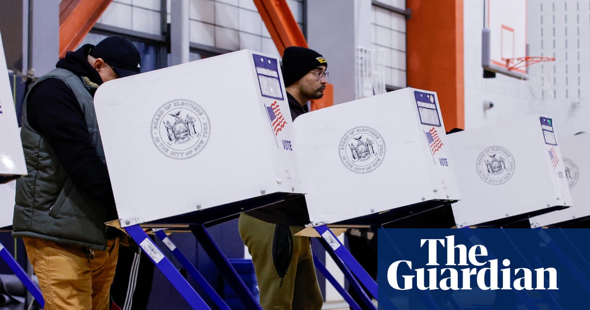 ‘The system is broken’: grassroots Democratic outreach group aims to reconnect with voters