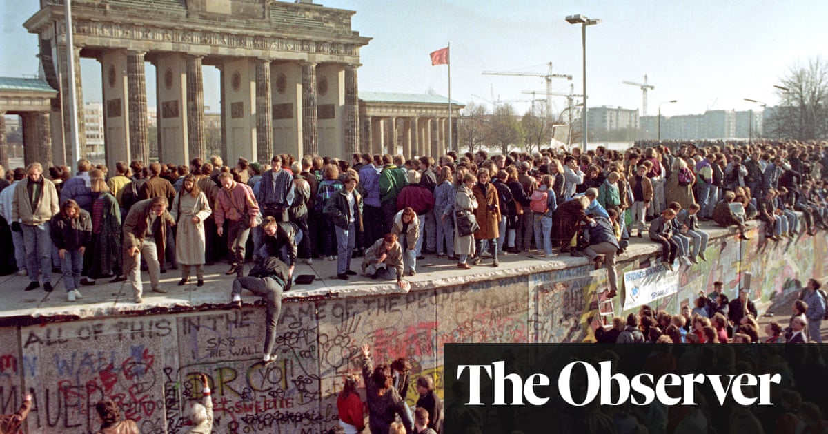 Αποτέλεσμα εικόνας για photographing Berlin before and after the fall of the wall